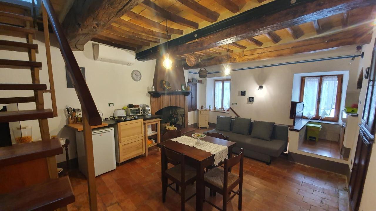 Le Casette Di Civitella- La Casa Di Rolando E Gina Civitella Del Lago Exterior photo