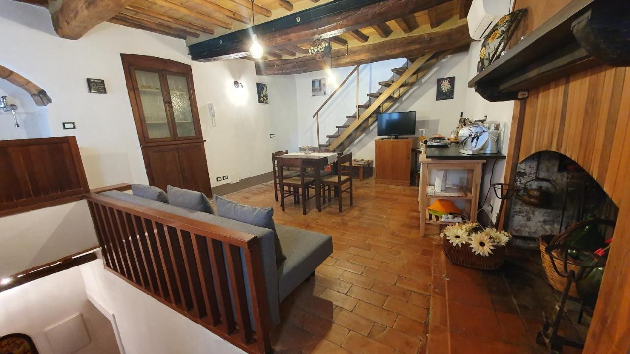 Le Casette Di Civitella- La Casa Di Rolando E Gina Civitella Del Lago Exterior photo