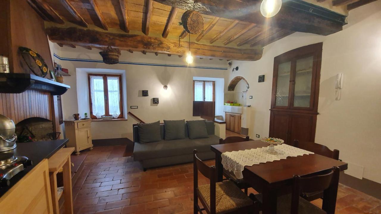 Le Casette Di Civitella- La Casa Di Rolando E Gina Civitella Del Lago Exterior photo